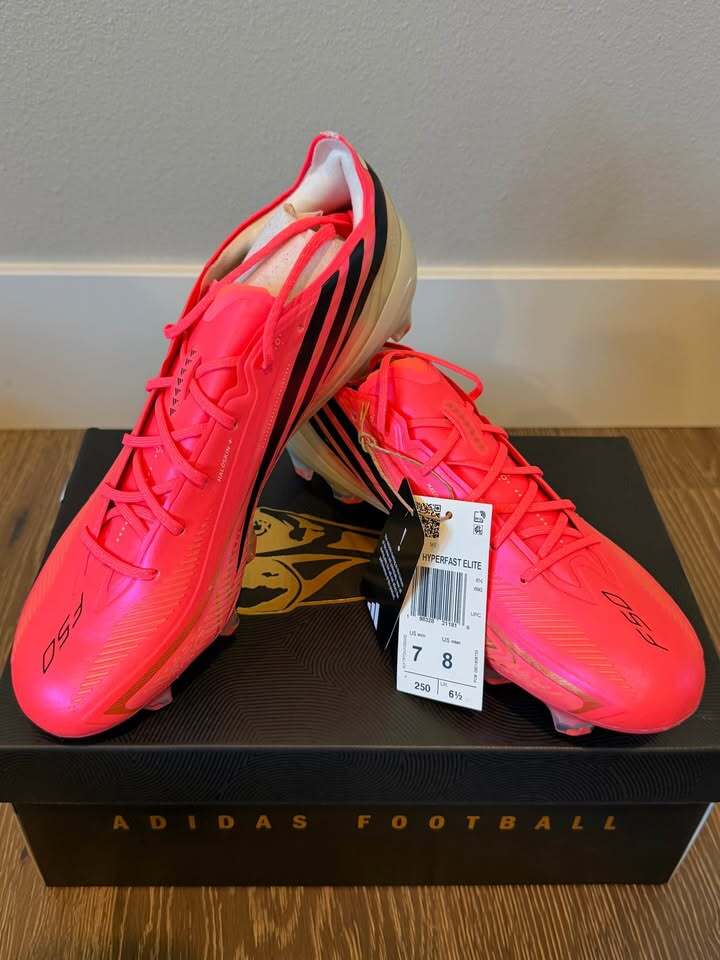 F-50 Hyperfast Elite Cleats - Men's 7/Women 8