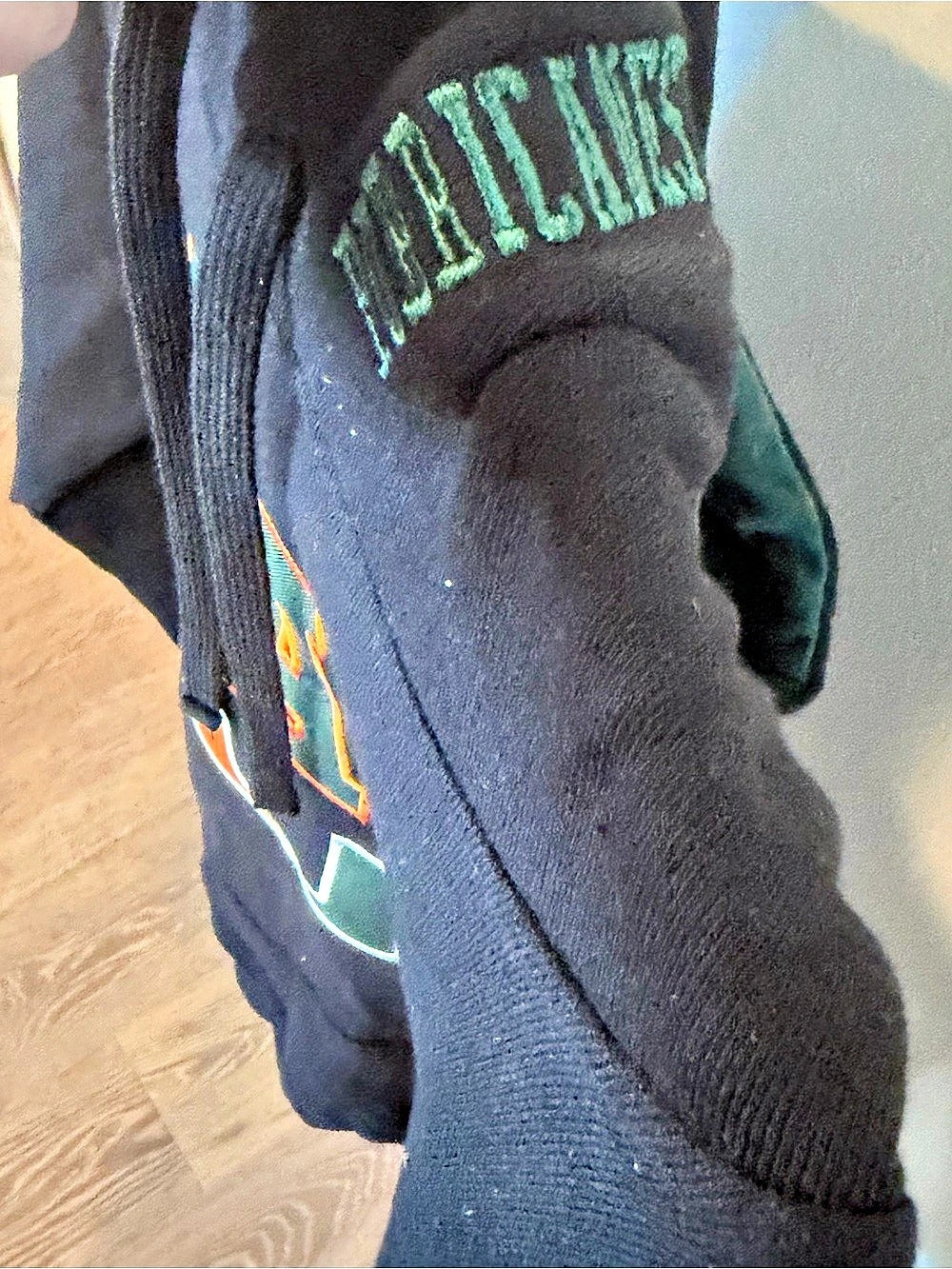 Miami Hurricanes College Hoodie Black Size Men’s Medium/Women’s Large