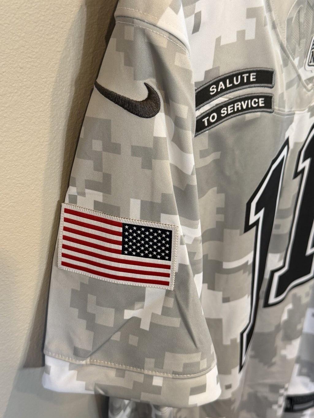 Dallas Cowboys - Micah Parsons "Salute To Service" - Men’s Medium/Women’s LRG!