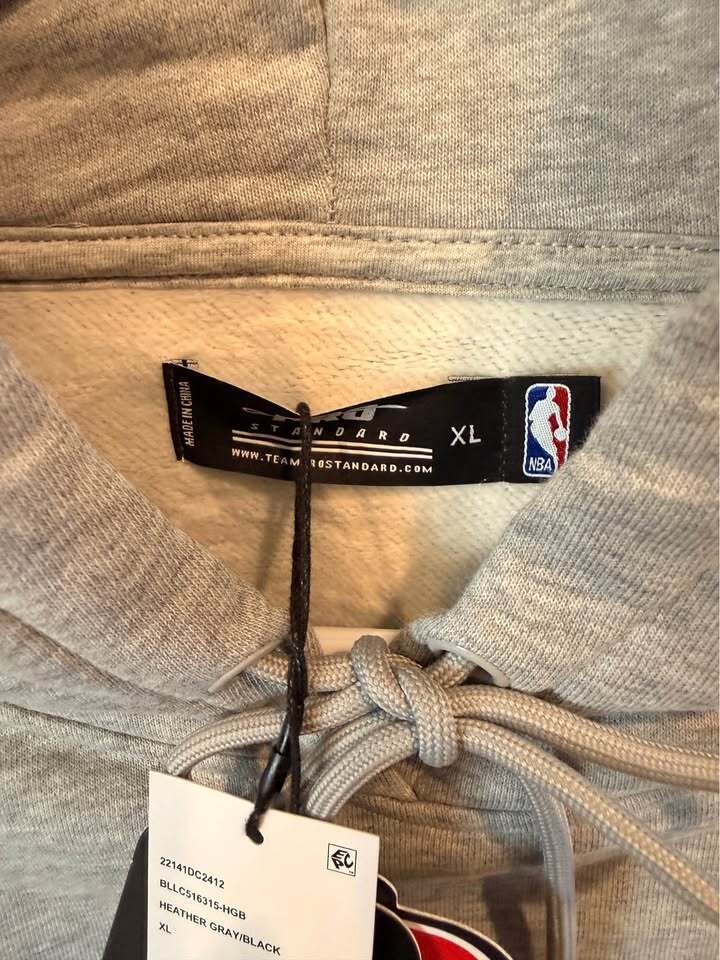 Los Angeles Lakers NBA Hoodie - Size Men’s XL