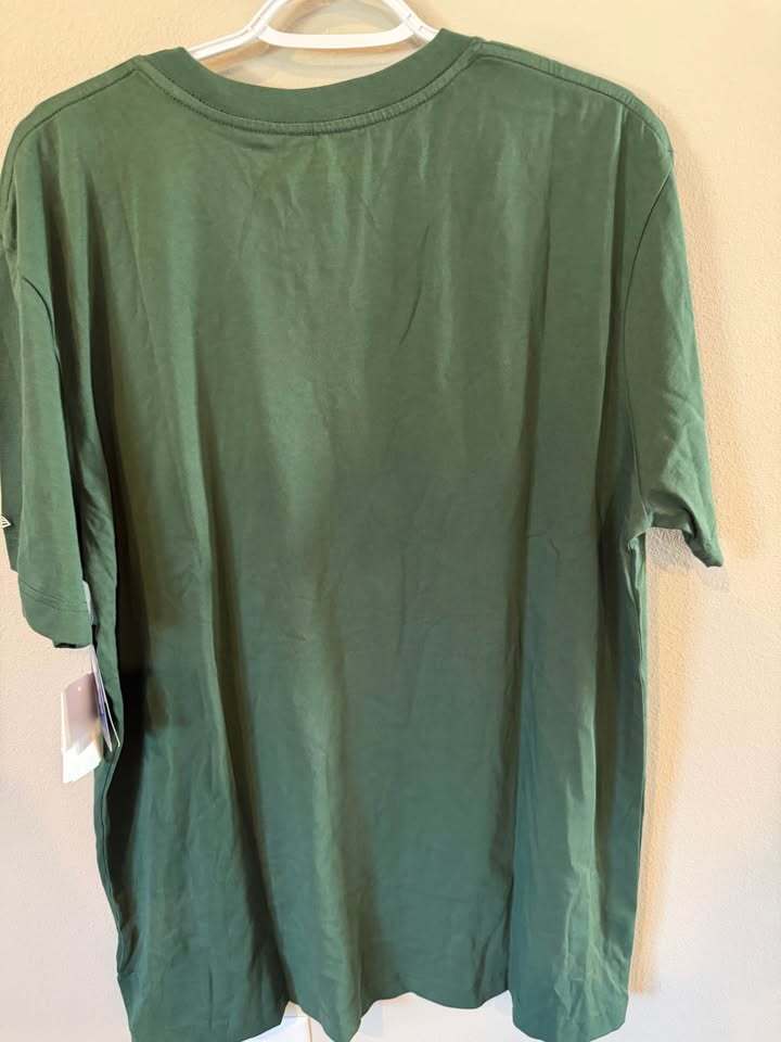 Milwaukee Bucks T-Shirt - Men's XL