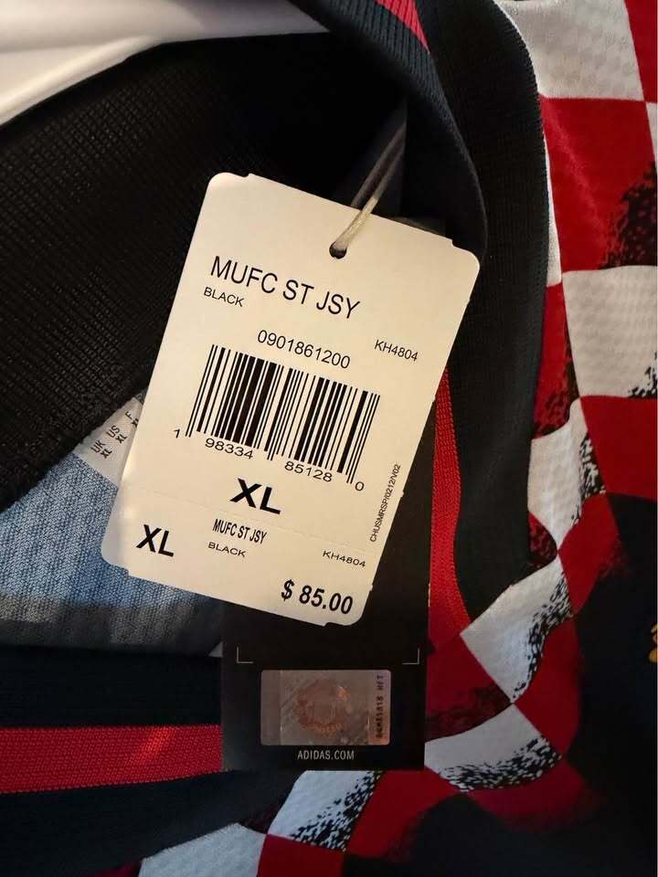 Manchester United Jersey - Men's XL