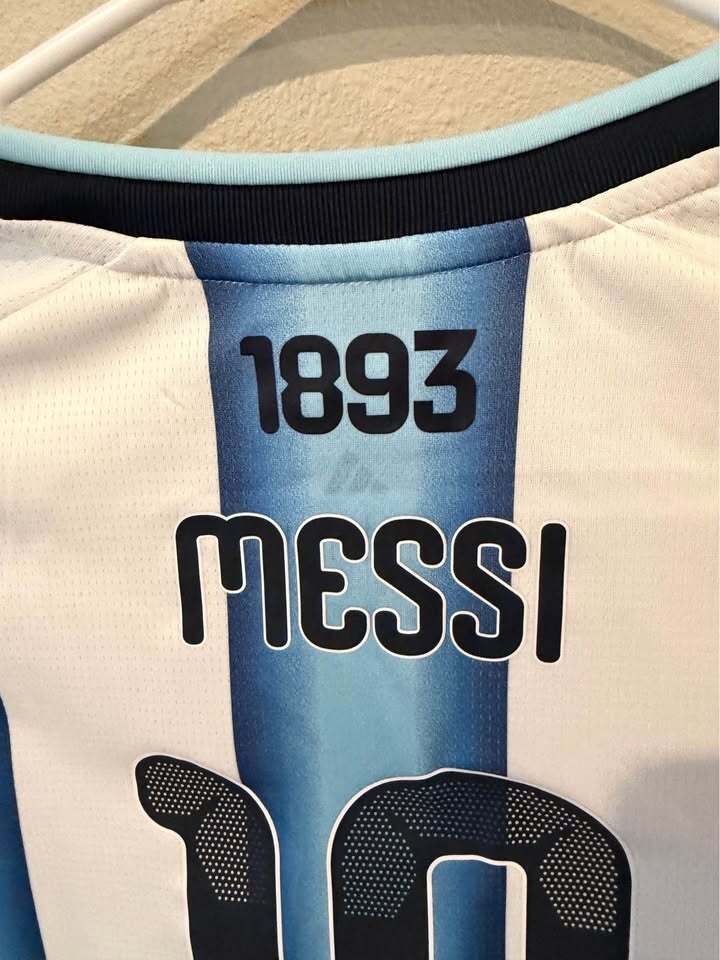 Argentina Messi #10 2022 World Cup Champions Jersey - Youth Medium - PRICE DROP!