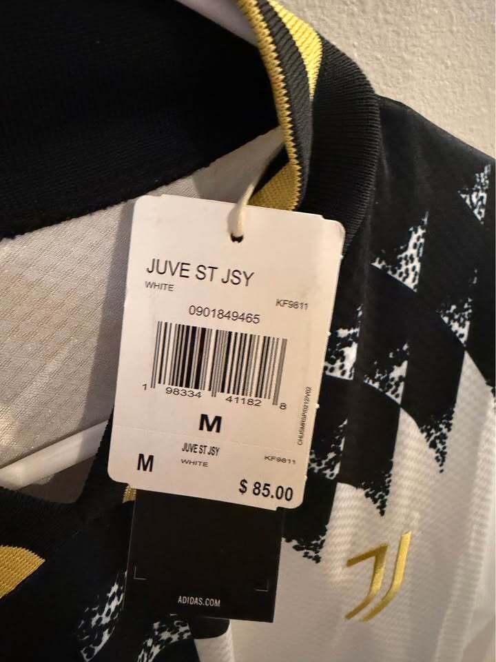 Juventus Italy Street Soccer Jersey - Men's Med/Women's Large- PRICE DROP!
