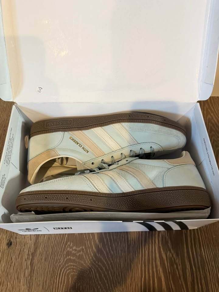 Kith Classics Collab Handball Spezial - Men’s 10/Women’s 11 UNISEX.