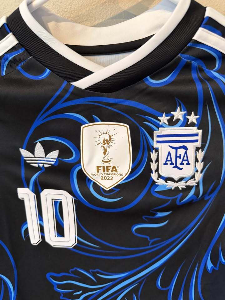 Argentina Messi Away #10 2022 World Cup Champions - Youth Small
