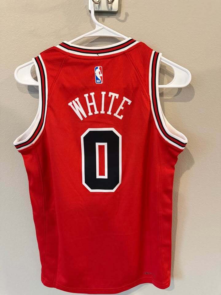 Chicago Bulls - Coby White #0 Swingman Jersey - Youth Medium - PRICE DROP!!