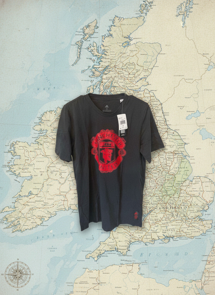 Manchester United T-Shirt - Men's Small/Women's Med