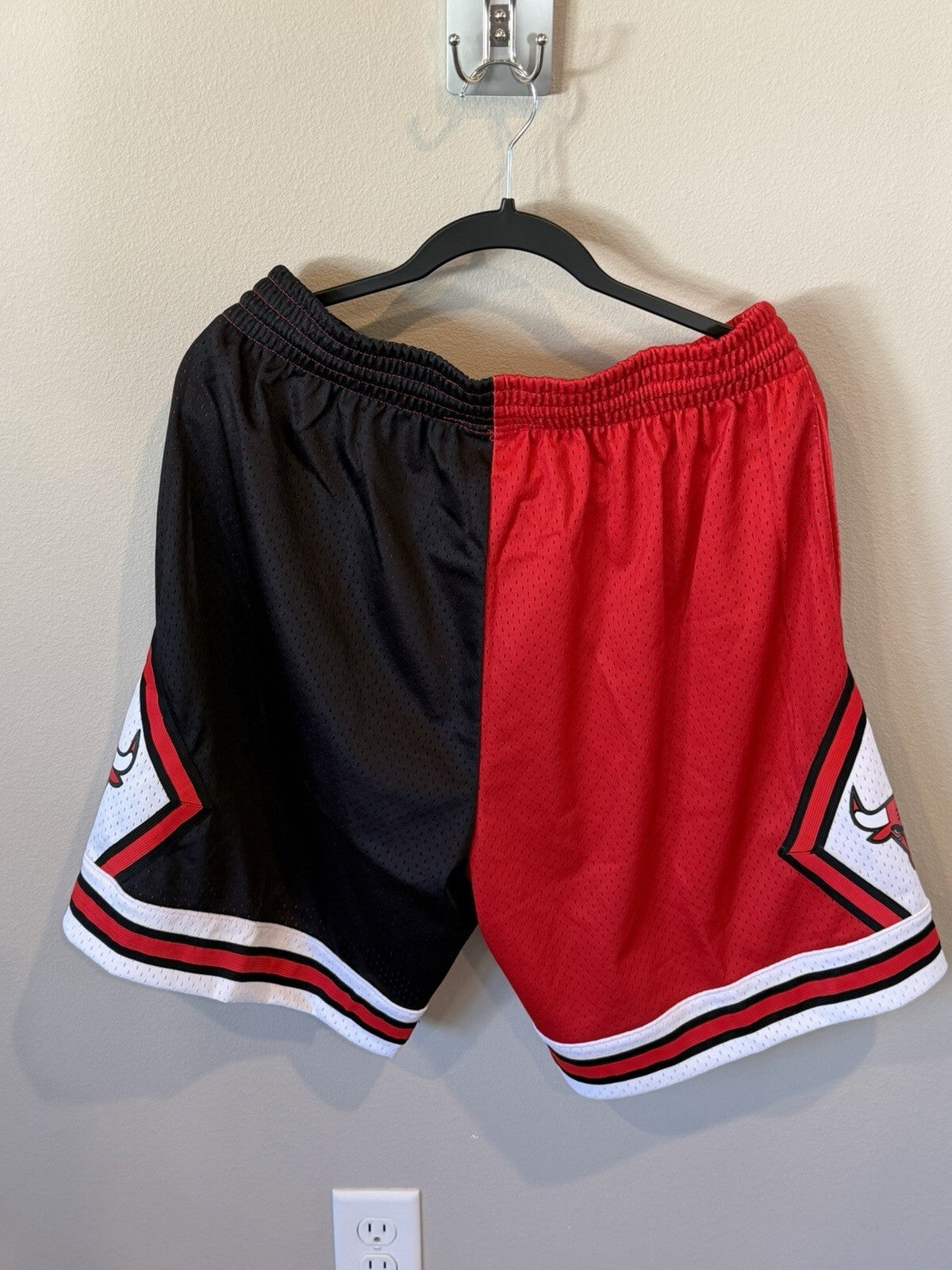 Michael Jordan - Chicago Bulls - Basketball Shorts - Men’s Size Large