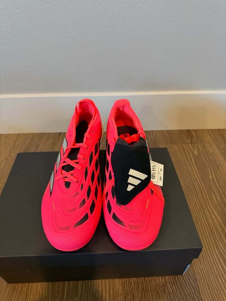 Predator League size 10.5 men 11.5 women