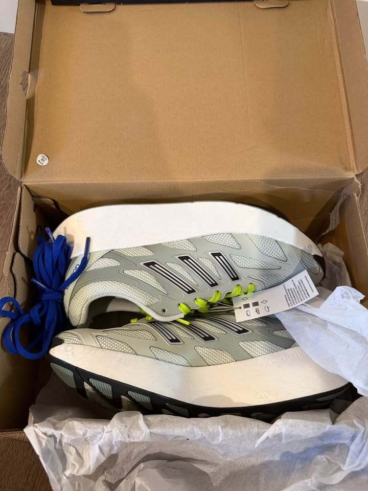 adidas Adizero Aruku Running Shoes Unisex! 10 Women/9 Mens