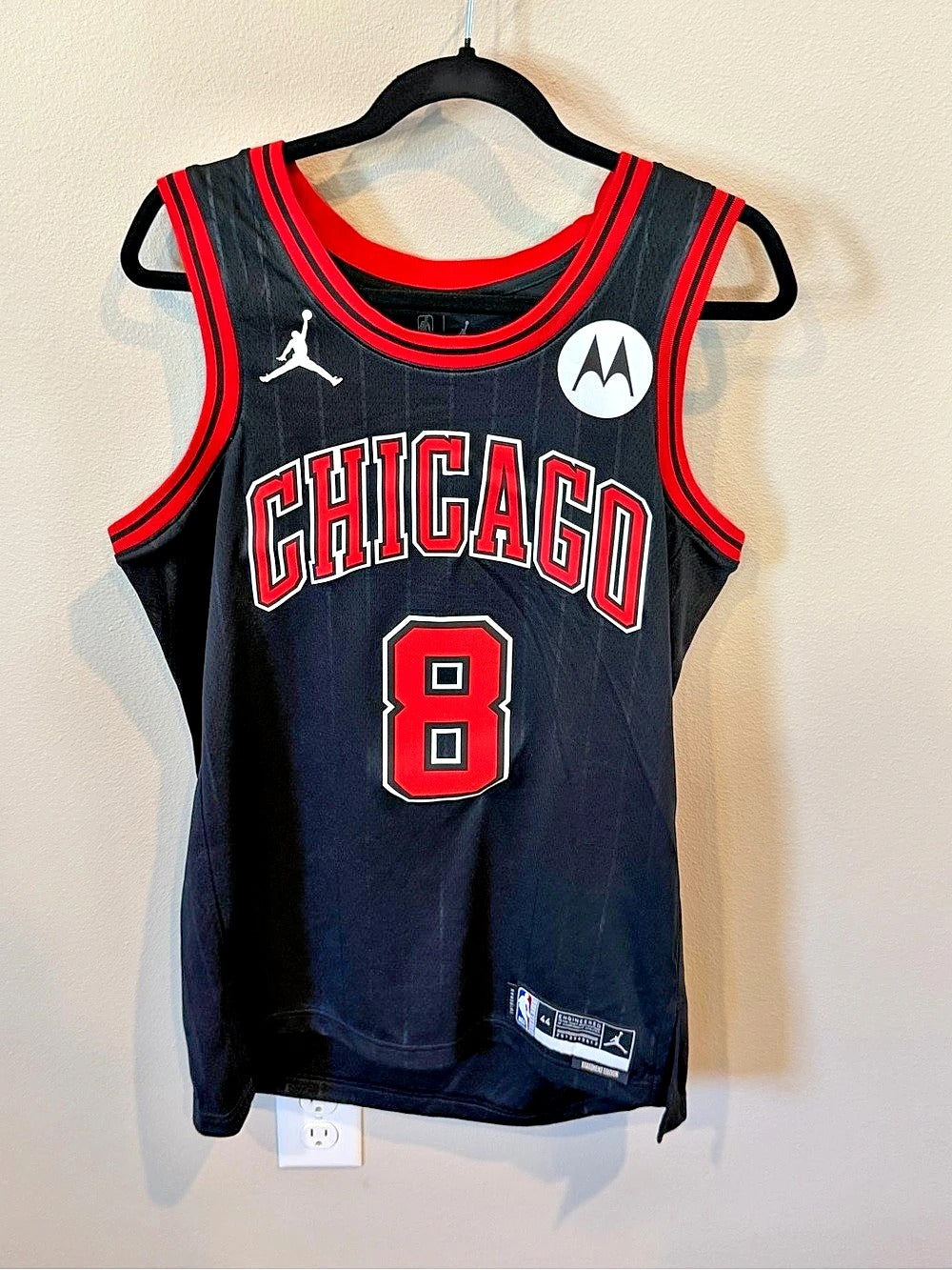 Chicago Bulls #8 - Zach LaVine - Men’s Large - NWT