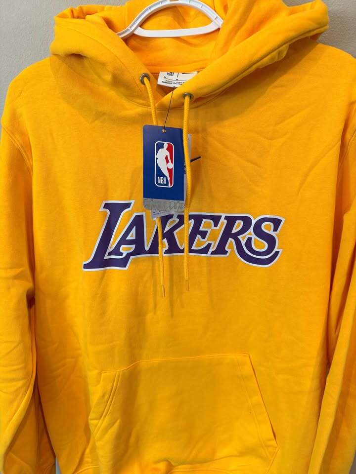 Los Angeles Lakers Hoodie - Size Men’s Medium