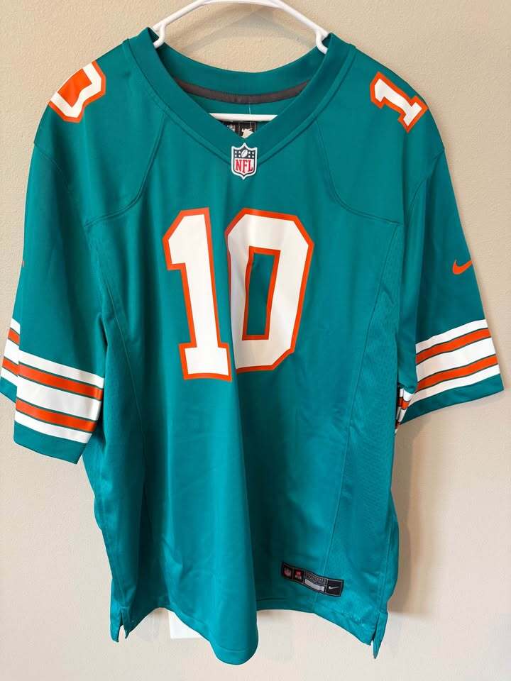 Tyreek Hill #10 - Miami Dolphins - Men’s XL