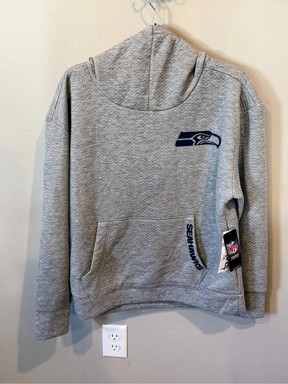 Seattle Seahawks Textured Knit Pullover Hoodie Gray - Women Medium