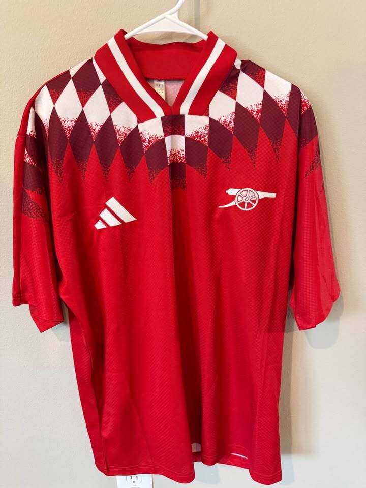 Arsenal FC Street Jersey - Men's Medium