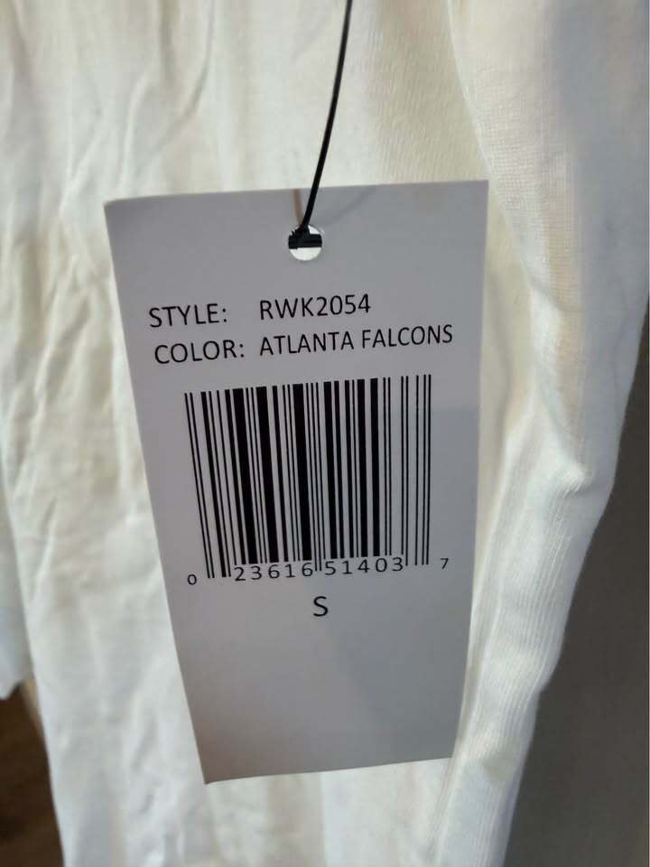 Atlanta Falcons T-Shirt - Women's Small