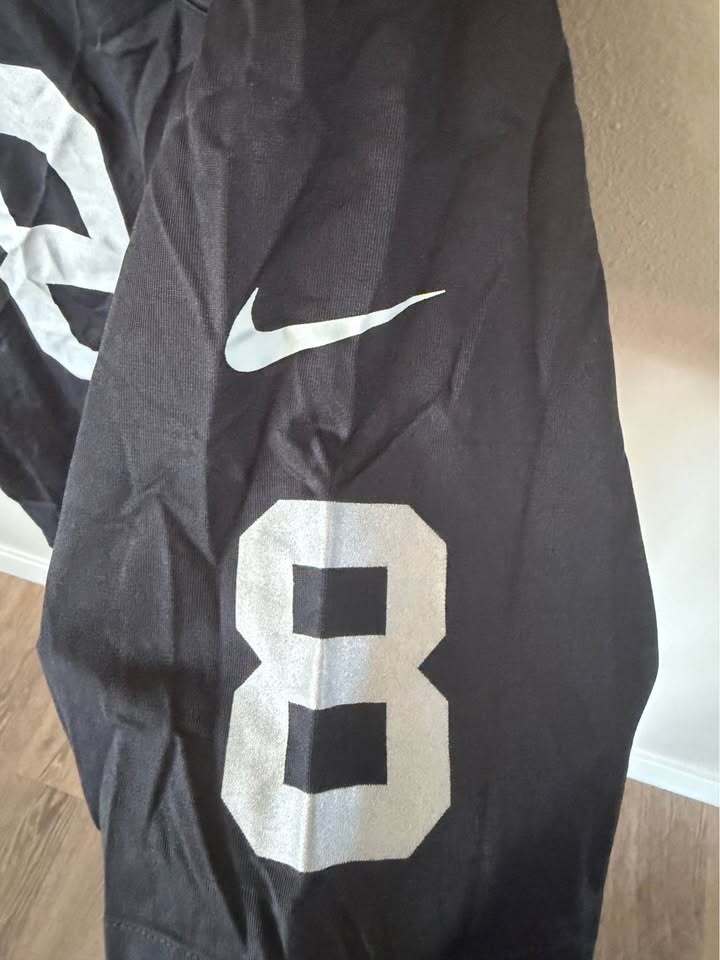 Las Vegas Raiders - Marcus Mariota #8 -Men's Large. NWOT