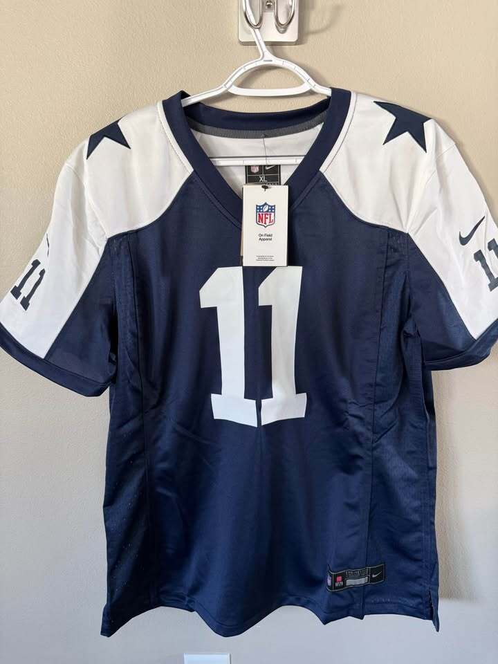 Dallas Cowboys - Micah Parsons #11 - Women's Medium - PRICE DROP!!