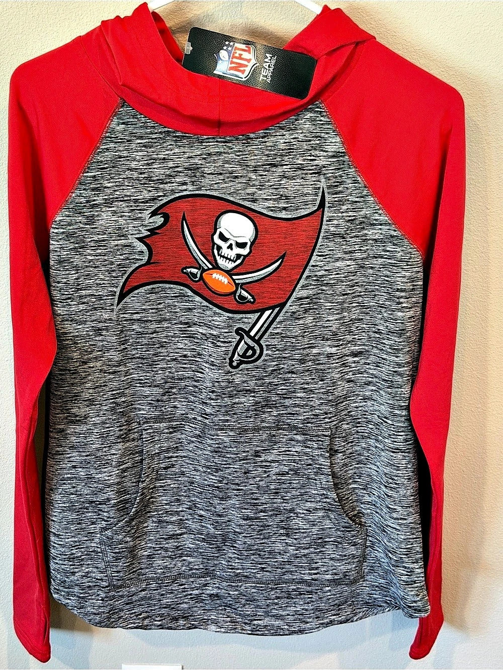 Bucaneers Women's Hoodie - Size Medium