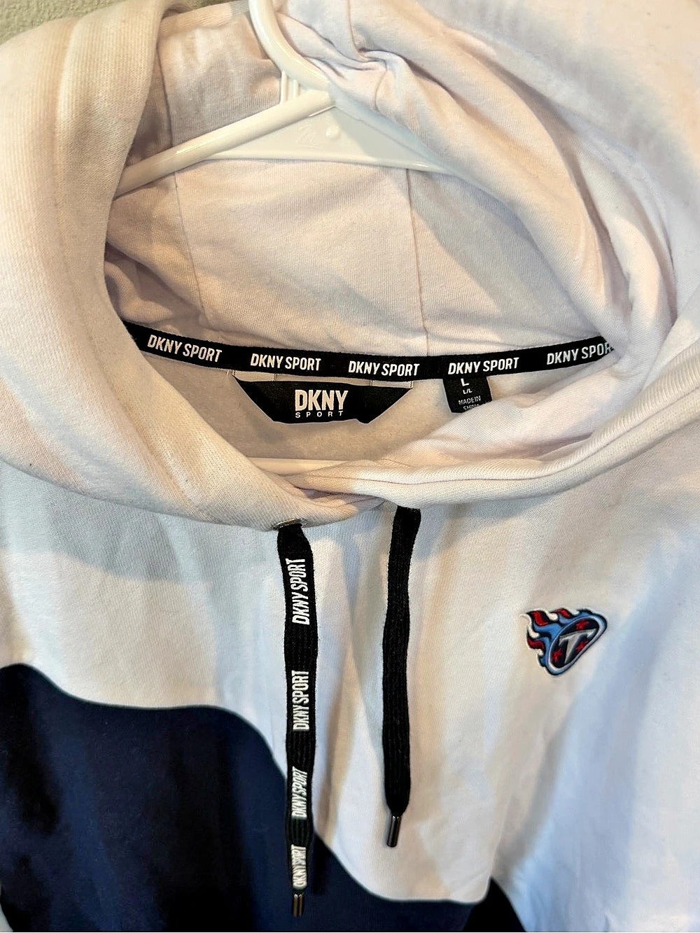 DKNY Color Block Hoodie in White & Blue NWT women’s Large