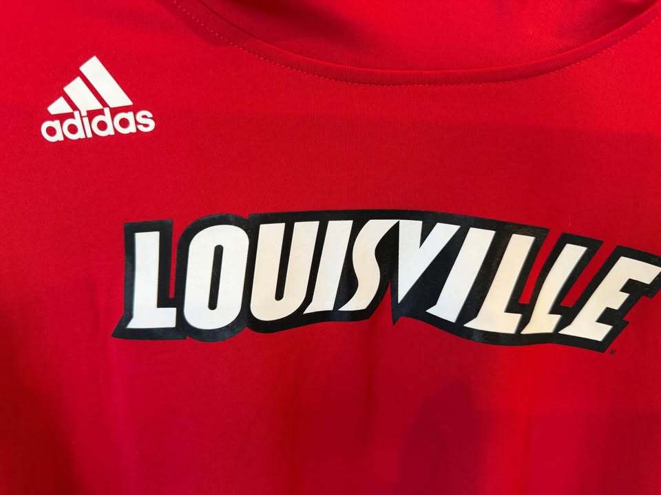 Louisville Cardinals Hoodie - Men’s L/Women’s XL