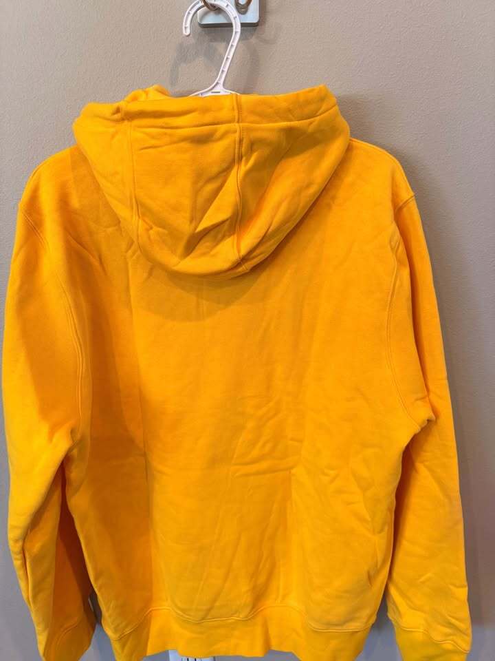 Los Angeles Lakers Hoodie - Size Men’s Medium