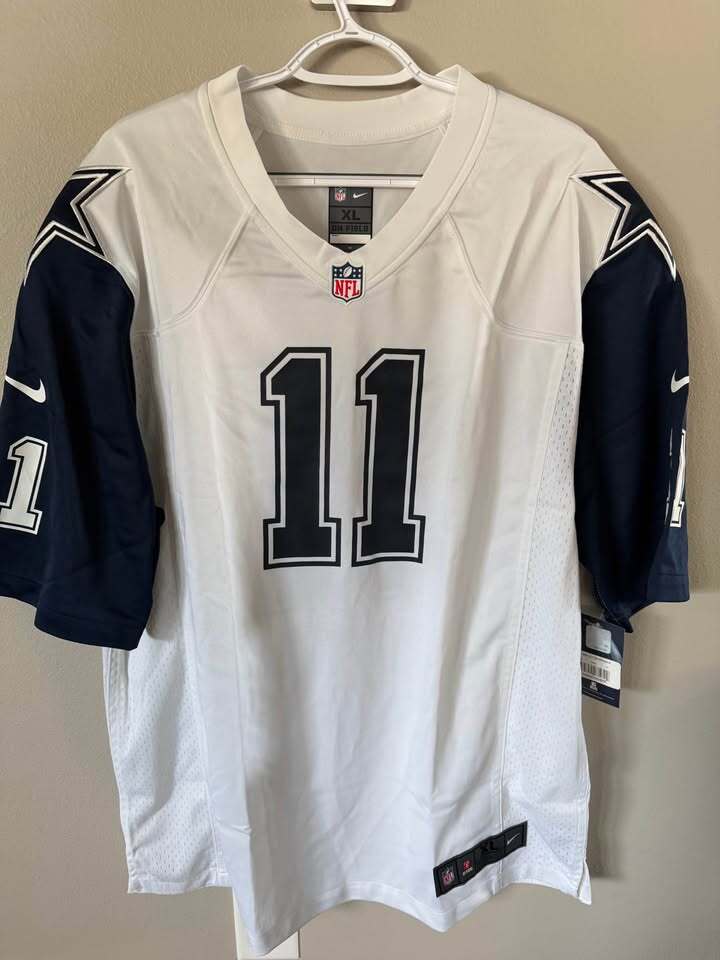 Dallas Cowboys- Micah Parsons #11 - Men's XL - PRICE DROP!!
