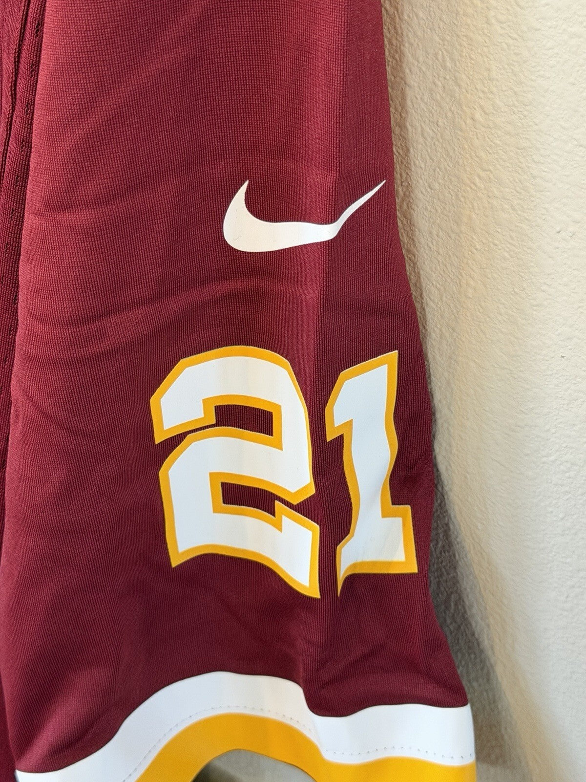Sean Taylor Washington Redskins Size 2XL Men’s and 3XL WOMEN’S.