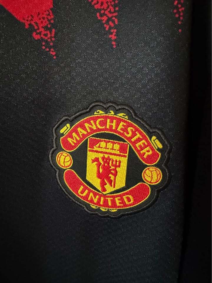 Manchester United Street Jersey 2XL - LAST ONE I HAVE AT THIS SIZE