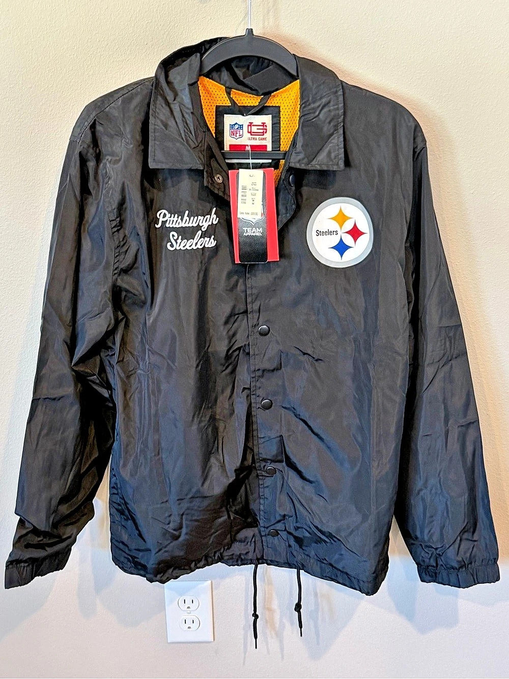 Pittsburgh Steelers NFL Jacket Black Size Men’s Medium/Women’s Large