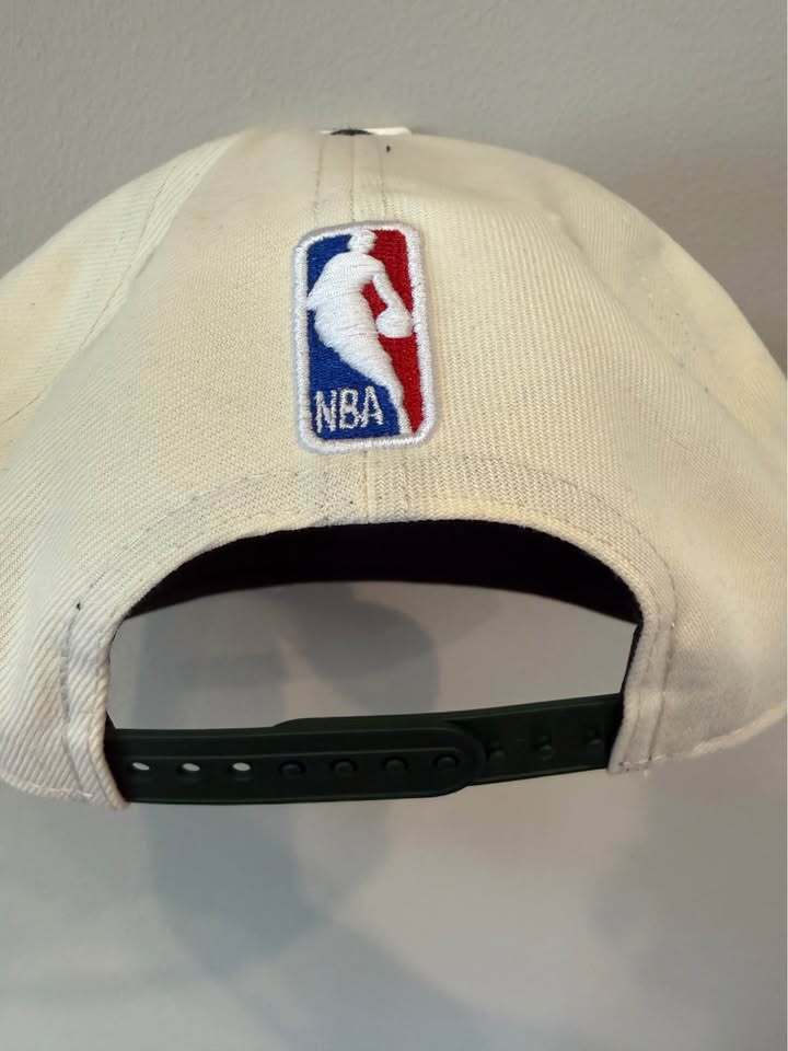 Milwaukee Bucks- New Era 9FIFTY Snapback Hat - PRICE DROP!!