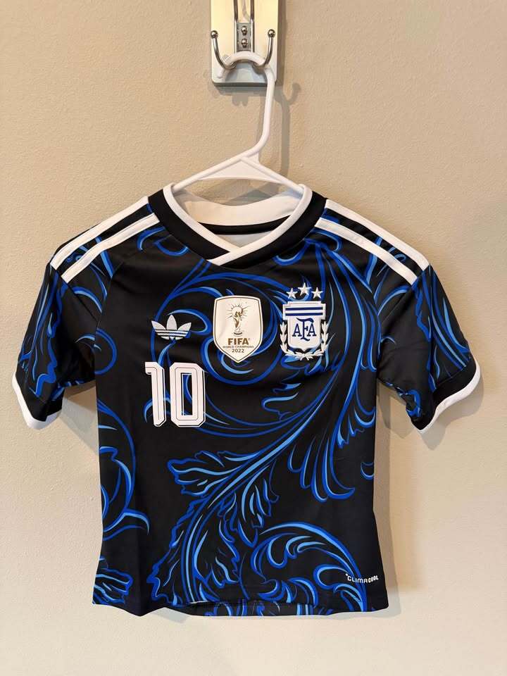 Argentina Messi Away #10 2022 World Cup Champions - Youth Small