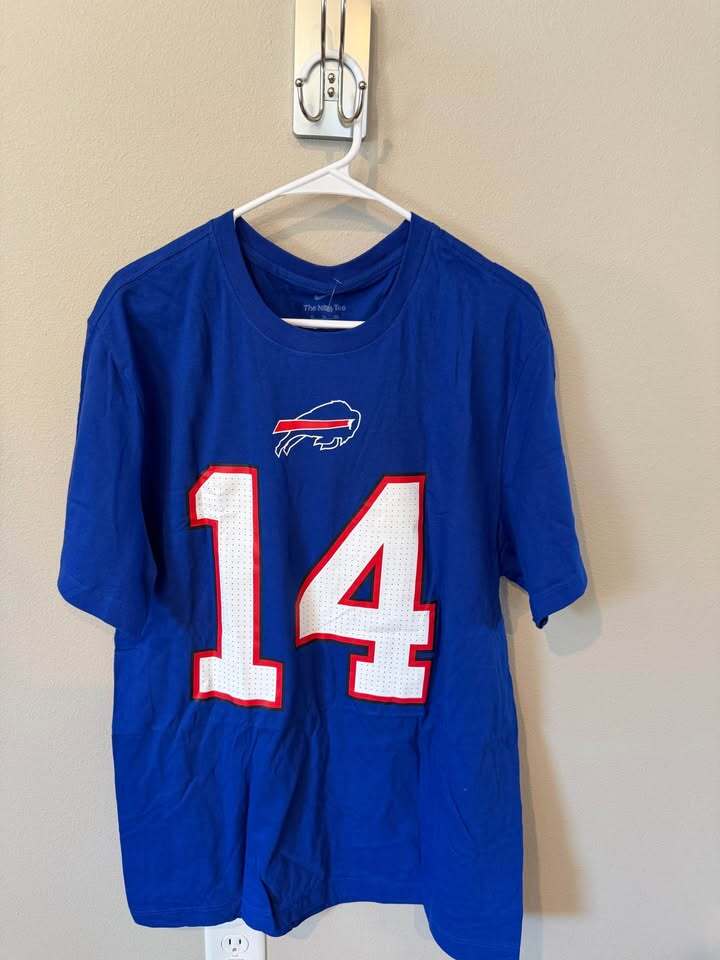 Nike Buffalo Bills Stefon Diggs #14 T-Shirt- Men's XL