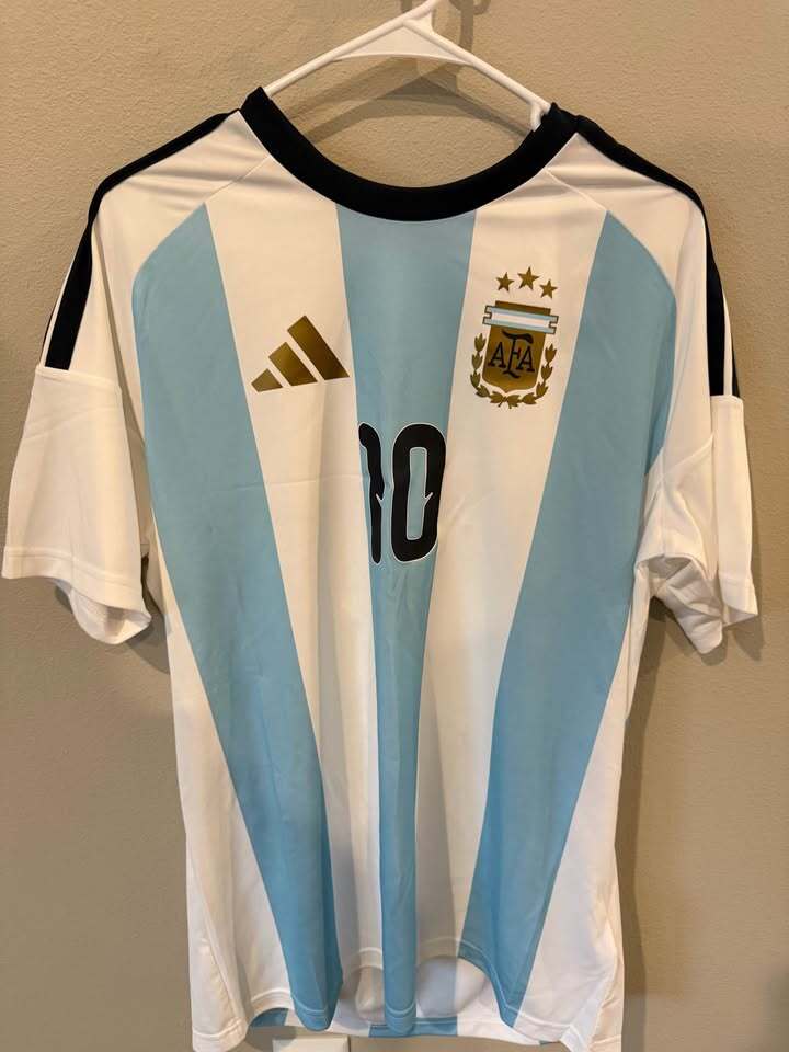 Adidas Argentina Messi #10 2024 Home Jersey Men’s Large