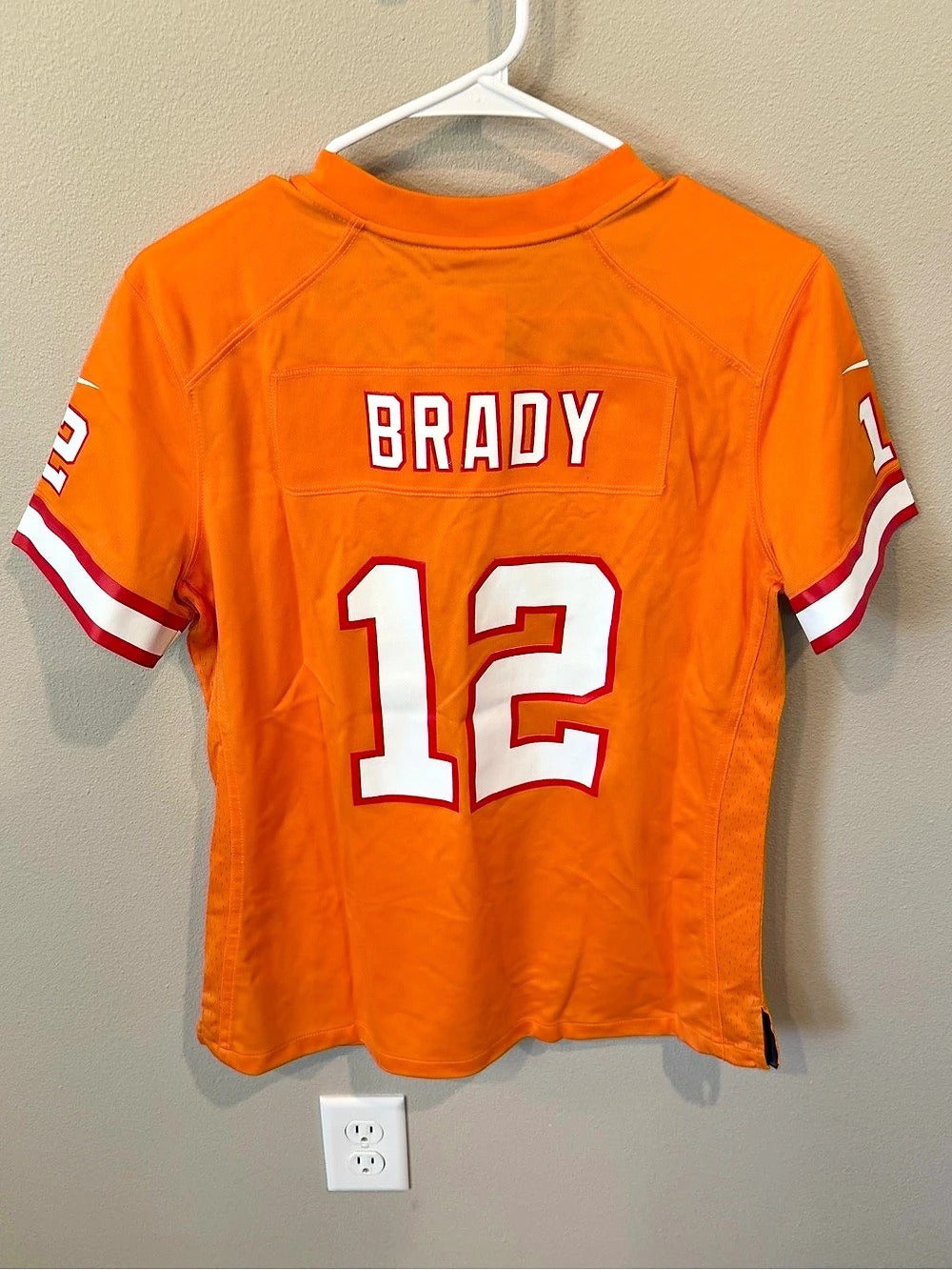 #12 Brady - Bucaneers - Women's Large Football Jersey