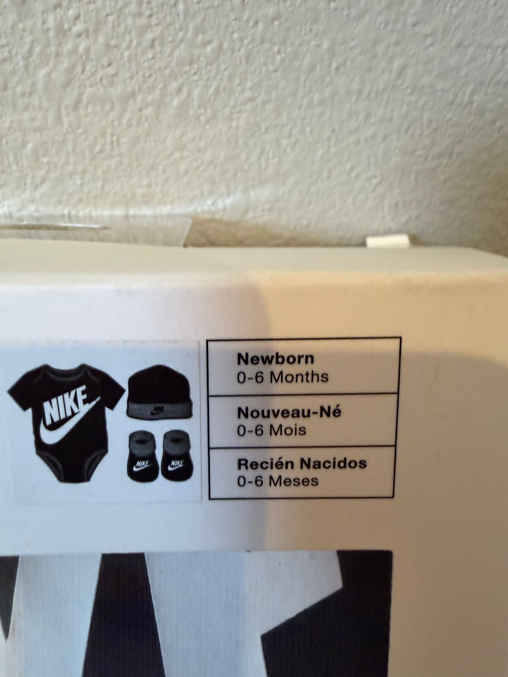 Nike Newborn 3-Piece Set - Black Bodysuit Hat & Booties 0-6 Months