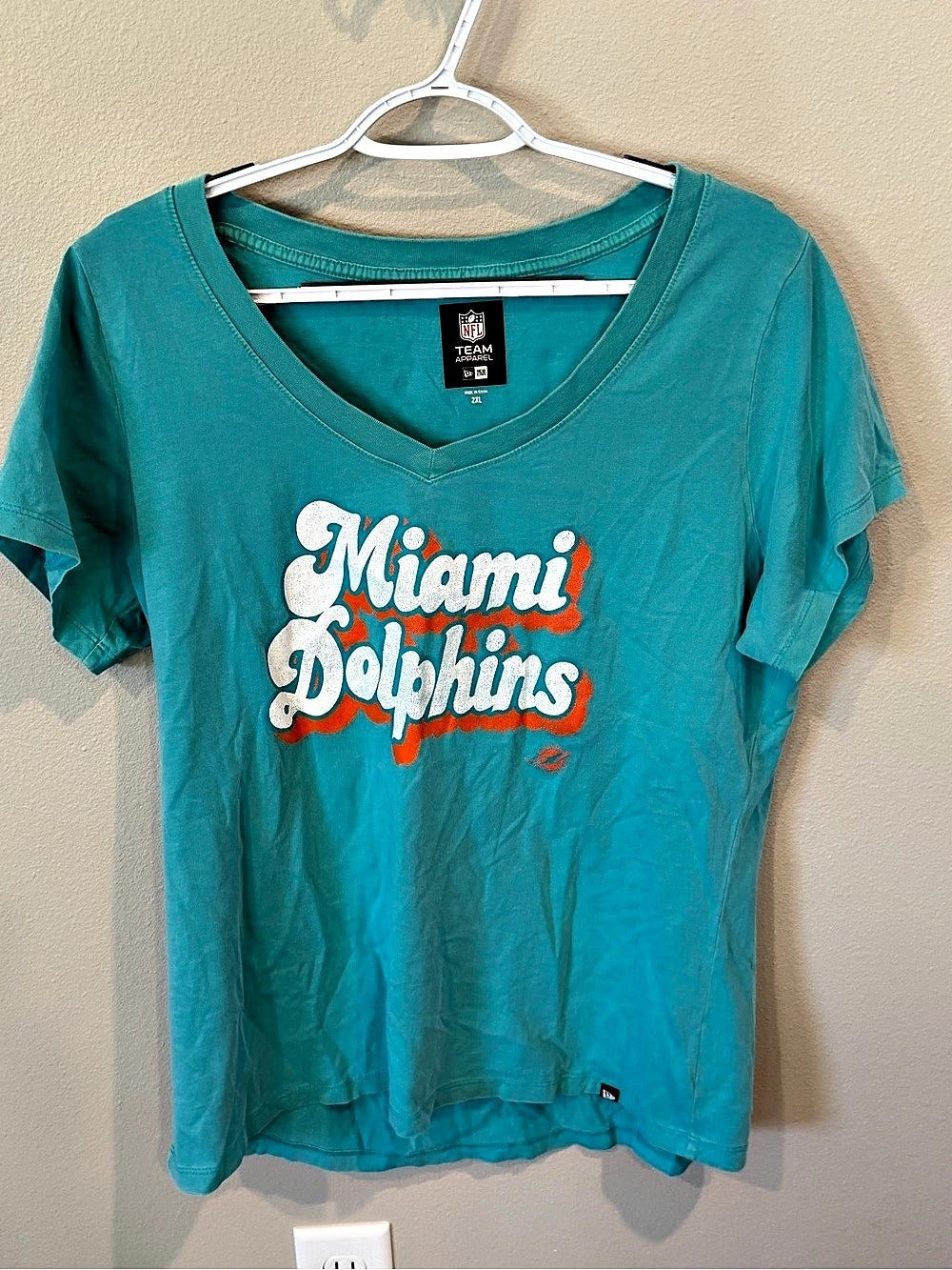 Miami Dolphins Graphic V-Neck Tee Womens Size 2XL - NWOT