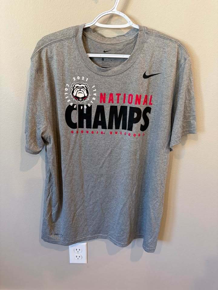Georgia Bulldogs 2021 National Champs T-Shirt -Men's XL - NWOT