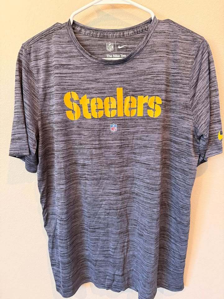 Pittsburgh Steelers Dri-FIT T-Shirt NWOT - YOUTH XL