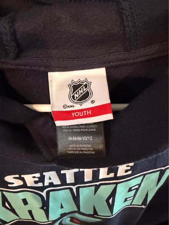 Seattle Kraken Youth Med (10/12) - NWOT- PRICE DROP!
