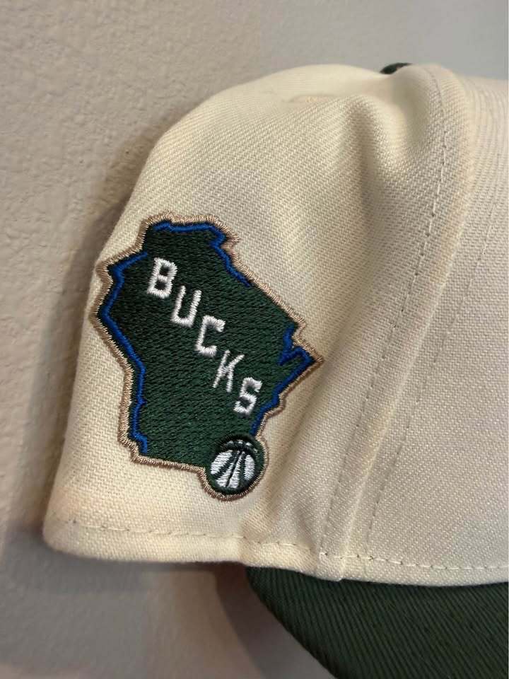 Milwaukee Bucks- New Era 9FIFTY Snapback Hat - PRICE DROP!!