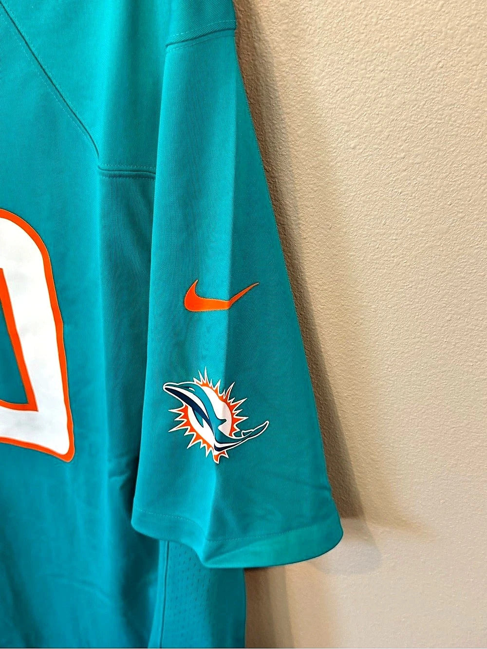 Miami Dolphins #10 - Tyreek Hill - Men's XL NWT