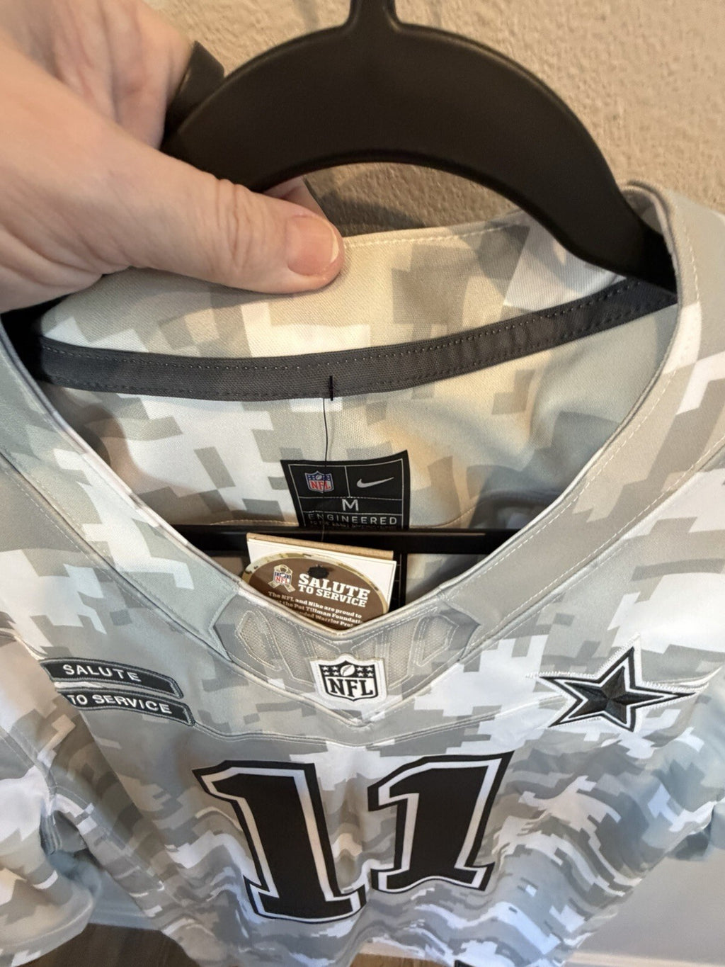 Dallas Cowboys - Micah Parsons "Salute To Service" - Men’s Medium/Women’s LRG!