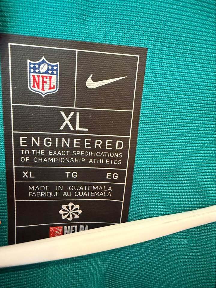 Tyreek Hill #10 - Miami Dolphins - Men’s XL