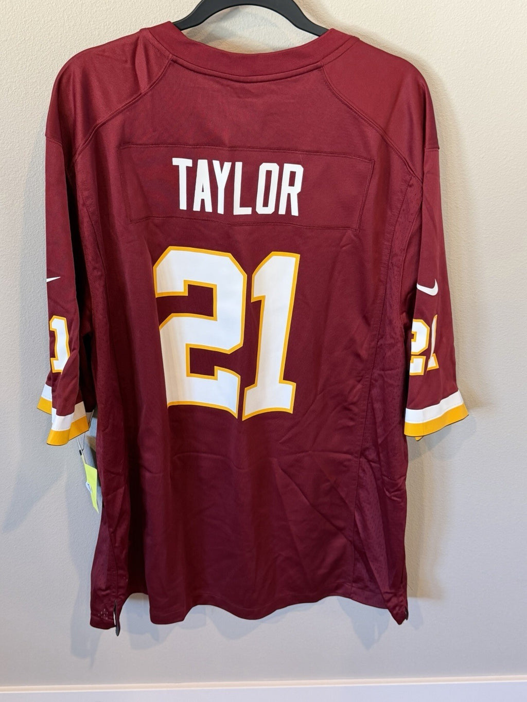 Sean Taylor Washington Redskins Size 2XL Men’s and 3XL WOMEN’S.