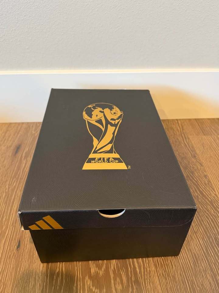 Adidas F50 Hyperfast Elite Soccer Cleats -7 Men/8 Women