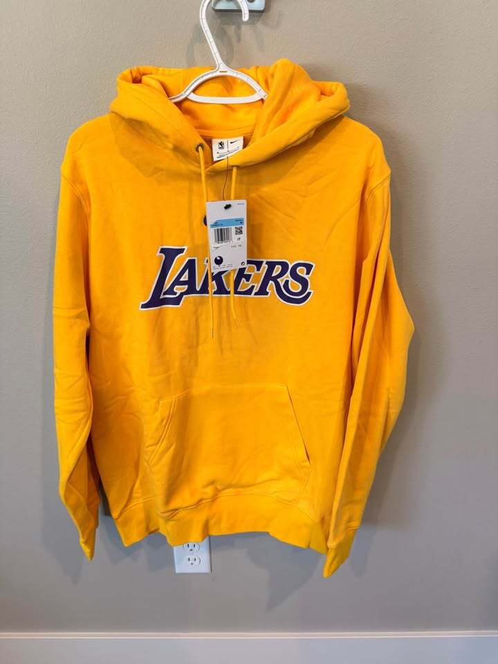 Los Angeles Lakers Hoodie - Size Men’s Medium