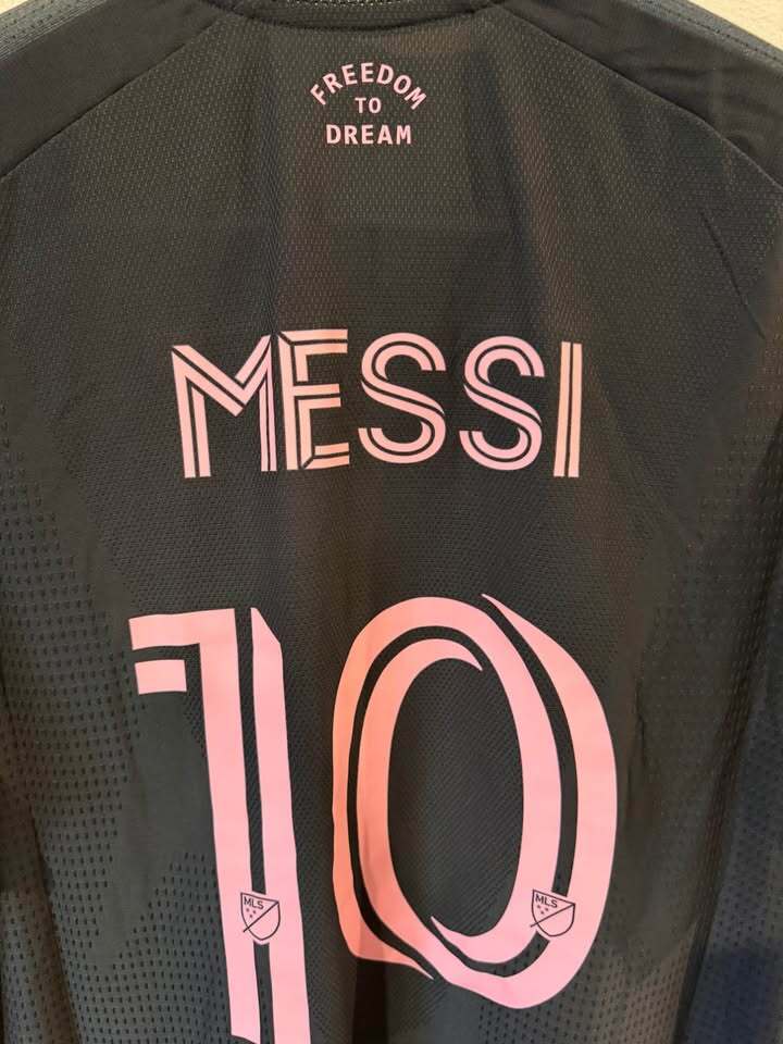 Inter Miami CF Lionel Messi #10 Jersey - Men’s Medium/Women's Large