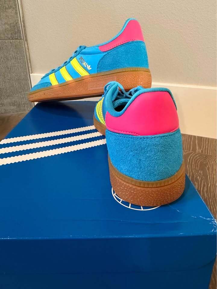 Adidas Handball Spezial - Women’s 7/Men’s 6.